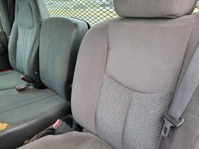 2006 GMC 5500 Regular Cab 2WD