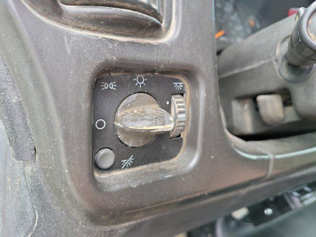 2006 GMC 5500 Regular Cab 2WD