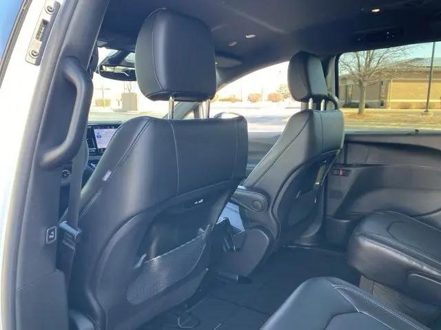 2026 Chrysler Pacifica Select AWD