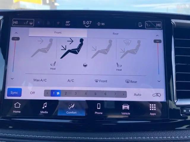2026 Chrysler Pacifica Select AWD