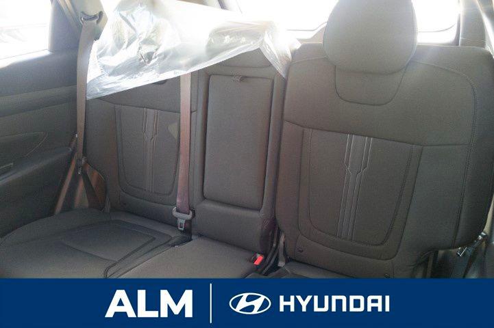 New 2026 White Pearl HYUNDAI SEL FWD image 16