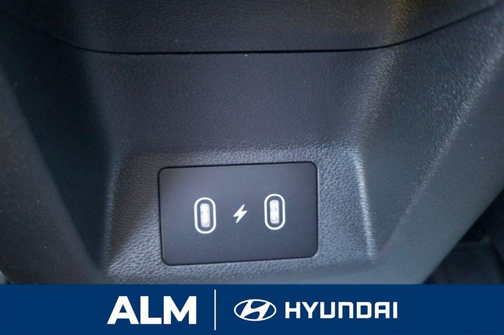 New 2026 White Pearl HYUNDAI SEL FWD image 17