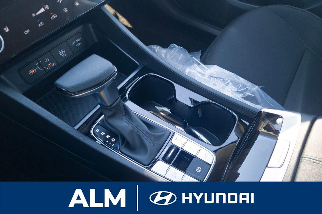 New 2026 White Pearl HYUNDAI SEL FWD image 23