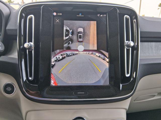 2026 Volvo XC40 Plus, B5 AWD Gas (mild hybrid), Dark