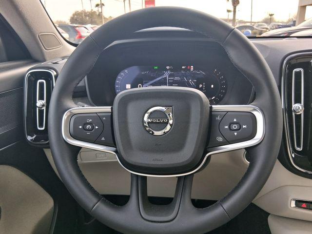 2026 Volvo XC40 Plus, B5 AWD Gas (mild hybrid), Dark
