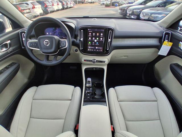 2026 Volvo XC40 Plus, B5 AWD Gas (mild hybrid), Dark