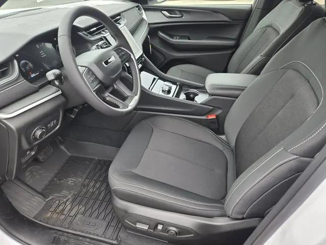 2025 Jeep Grand Cherokee Laredo X 4x2