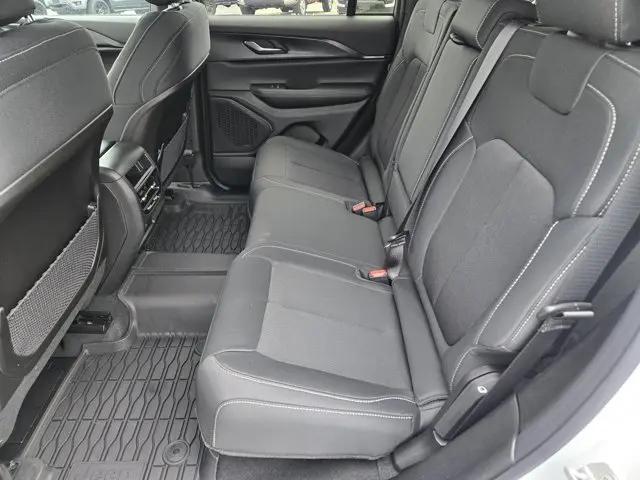 2025 Jeep Grand Cherokee Laredo X 4x2