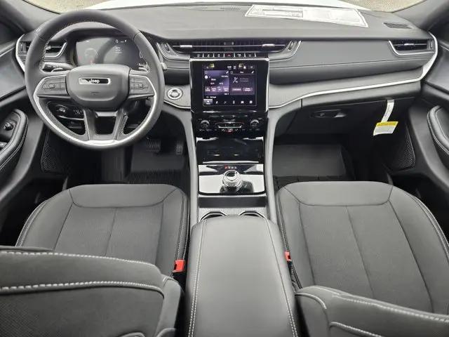 2025 Jeep Grand Cherokee Laredo X 4x2