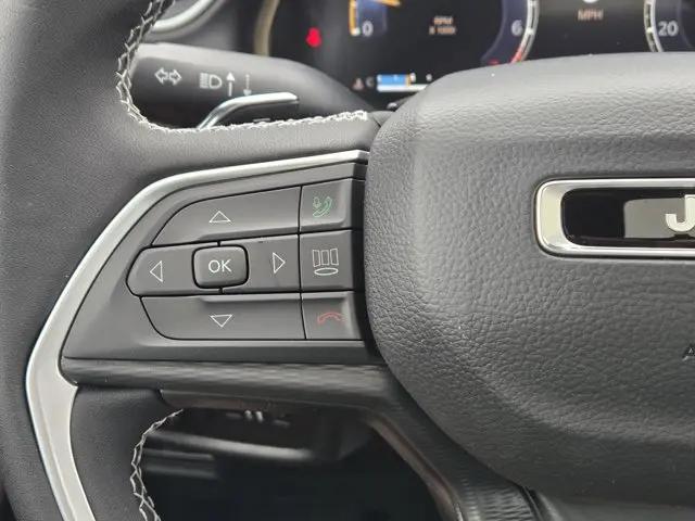 2025 Jeep Grand Cherokee Laredo X 4x2