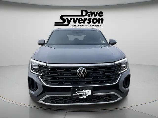 2026 Volkswagen Atlas Cross Sport SE with Technology