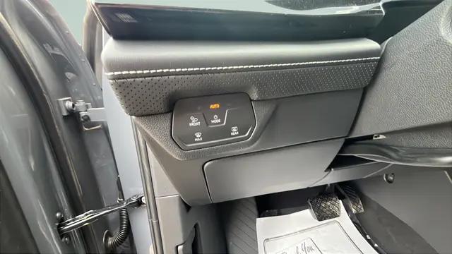 2026 Volkswagen Atlas Cross Sport SE with Technology