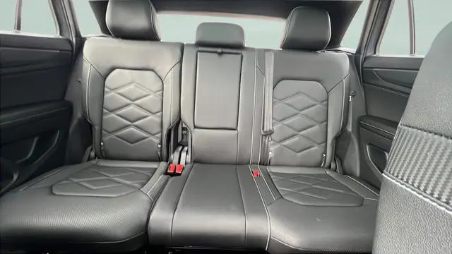 2026 Volkswagen Atlas Cross Sport SE with Technology