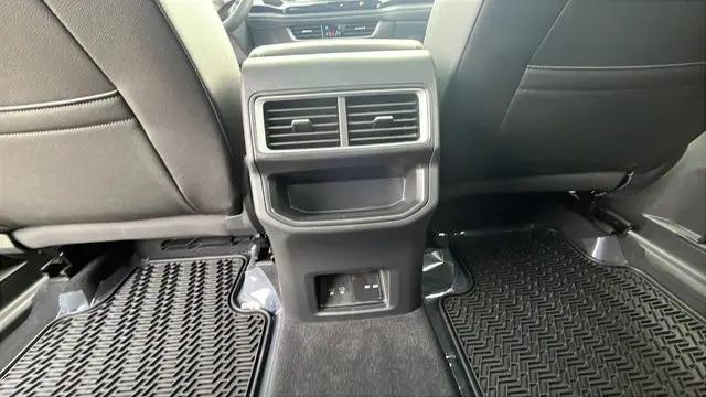 2026 Volkswagen Atlas Cross Sport SE with Technology