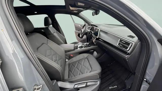 2026 Volkswagen Atlas Cross Sport SE with Technology