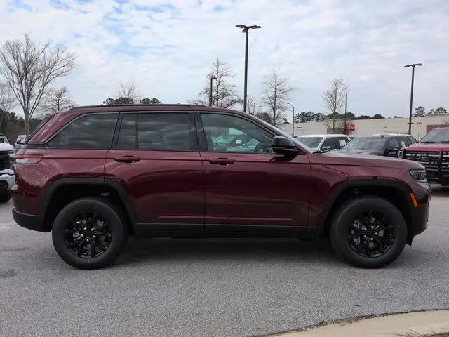 2026 Jeep Grand Cherokee Altitude 4x2