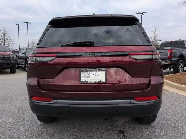 2026 Jeep Grand Cherokee Altitude 4x2