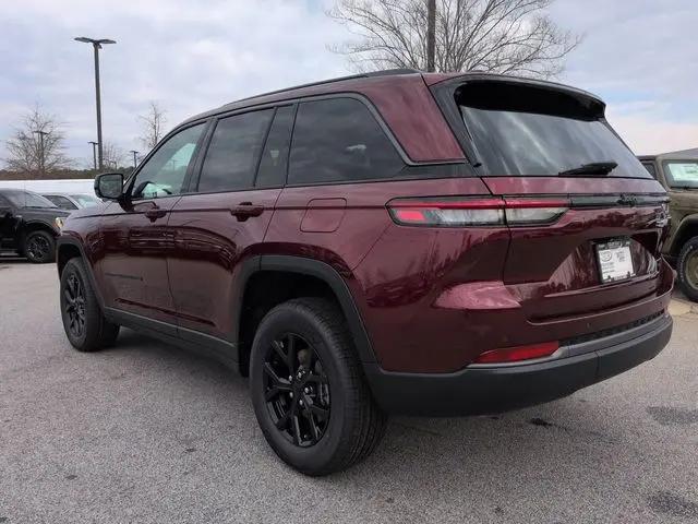 2026 Jeep Grand Cherokee Altitude 4x2