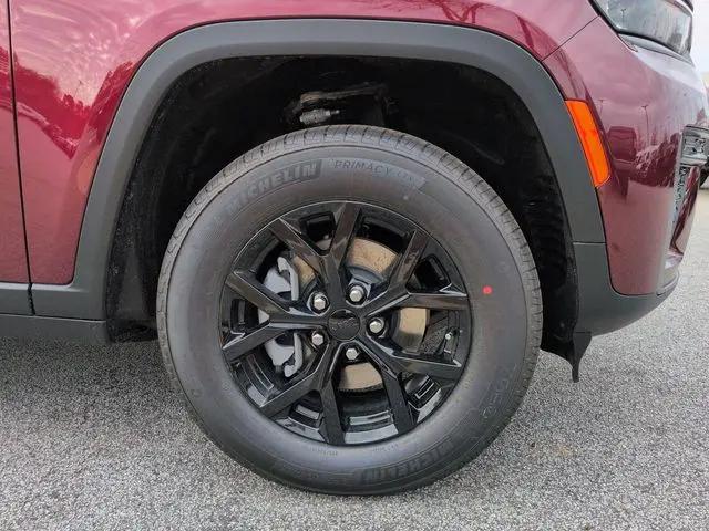 2026 Jeep Grand Cherokee Altitude 4x2