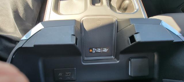 2026 GMC Sierra 1500 Crew Cab, Standard Bed, SLT, 4WD