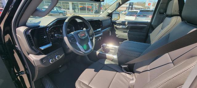 2026 GMC Sierra 1500 Crew Cab, Standard Bed, SLT, 4WD
