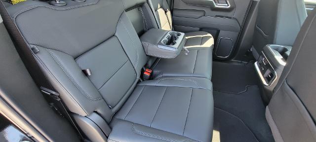 2026 GMC Sierra 1500 Crew Cab, Standard Bed, SLT, 4WD