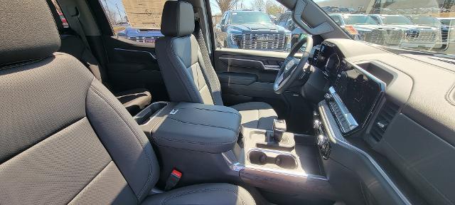 2026 GMC Sierra 1500 Crew Cab, Standard Bed, SLT, 4WD
