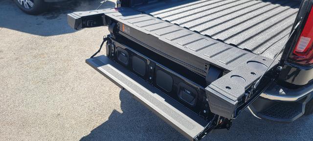 2026 GMC Sierra 1500 Crew Cab, Standard Bed, SLT, 4WD