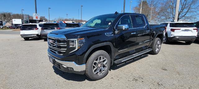 2026 GMC Sierra 1500 Crew Cab, Standard Bed, SLT, 4WD
