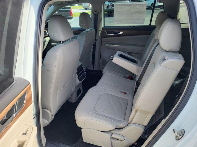 2026 Volkswagen Atlas SE with Technology