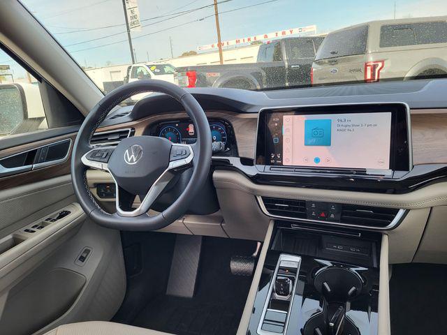 2026 Volkswagen Atlas SE with Technology