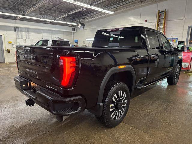 2026 GMC Sierra 2500HD Crew Cab, Standard Bed, Denali Ultimate, 4WD