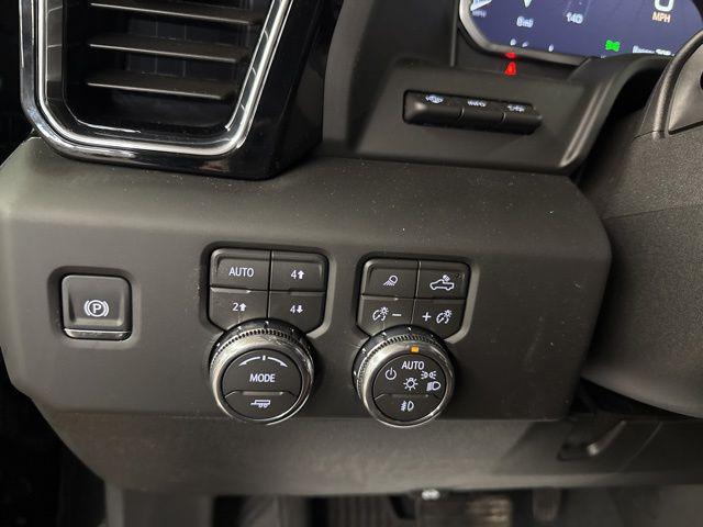 2026 GMC Sierra 2500HD Crew Cab, Standard Bed, Denali Ultimate, 4WD