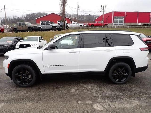 2023 Jeep Grand Cherokee L Altitude 4x4 2023 Jeep Grand Cherokee L Altitude 4x4