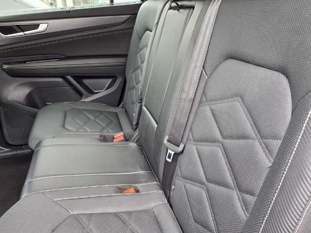 2025 Volkswagen Atlas Cross Sport 2.0T SE w/Technology