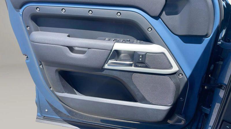 2021 Land Rover Defender 110 SE