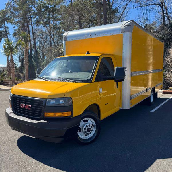 2018 GMC Savana Cutaway Work Van
