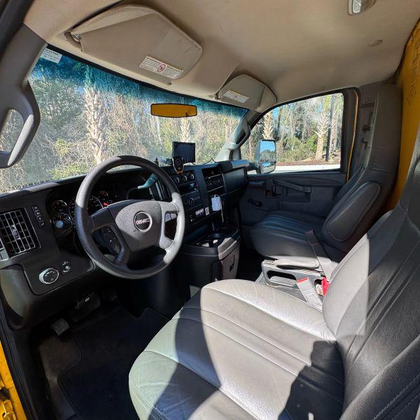 2018 GMC Savana Cutaway Work Van