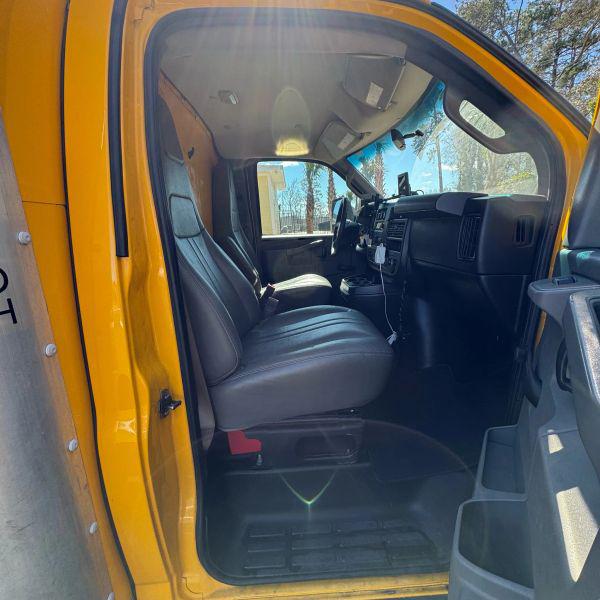 2018 GMC Savana Cutaway Work Van