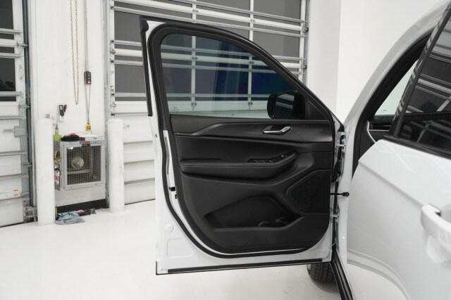 2025 Jeep Grand Cherokee L Altitude X 4x2