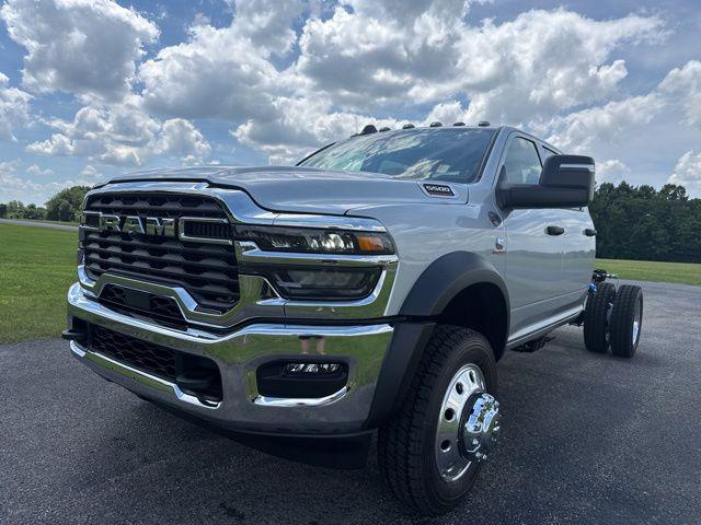 2026 RAM 5500 Chassis RAM 5500 TRADESMAN CHASSIS CREW CAB 4X4 60 CA