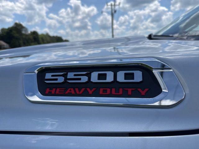 2026 RAM 5500 Chassis RAM 5500 TRADESMAN CHASSIS CREW CAB 4X4 60 CA