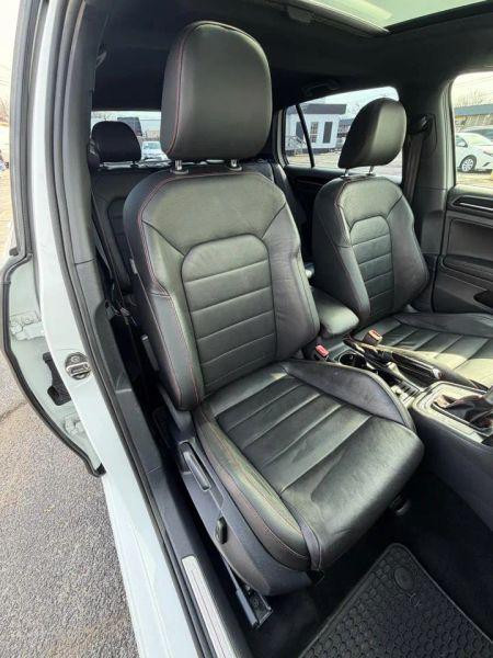 2016 Volkswagen Golf GTI SE w/Performance Package 4-Door