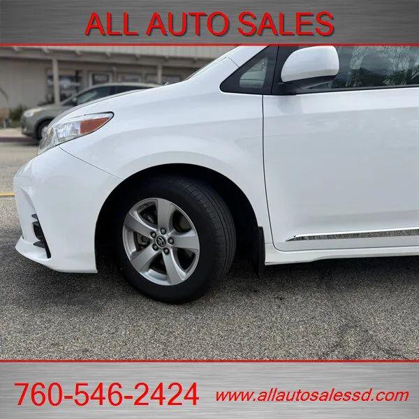 2020 Toyota Sienna LE
