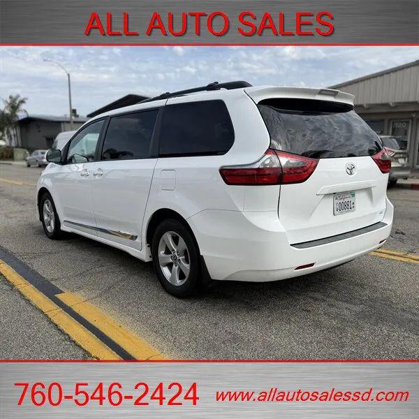 2020 Toyota Sienna LE