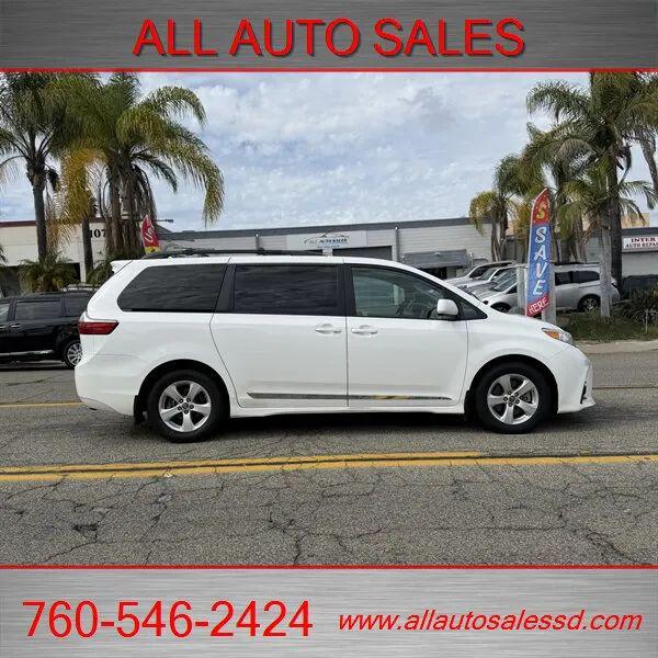 2020 Toyota Sienna LE