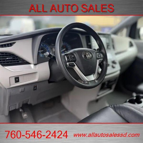 2020 Toyota Sienna LE