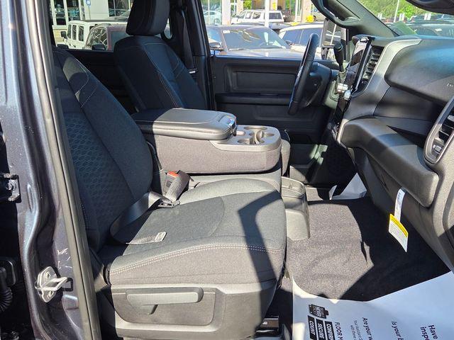 2026 Ram 2500 Black Express Crew Cab 4x4 6'4" Box