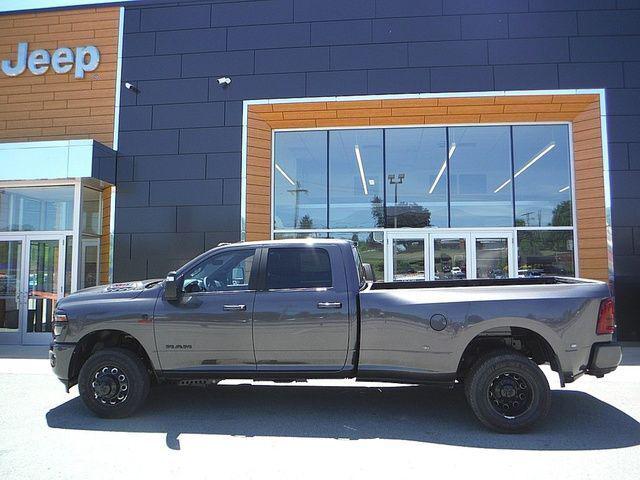 2026 RAM Ram 3500 RAM 3500 LARAMIE CREW CAB 4X4 8 BOX