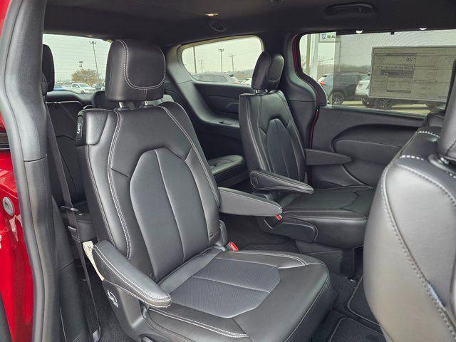 2026 Chrysler Pacifica Select AWD
